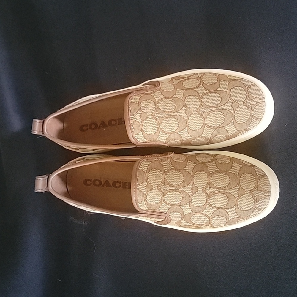 Coach Wells Slip On Sneakers. Woman's size us9